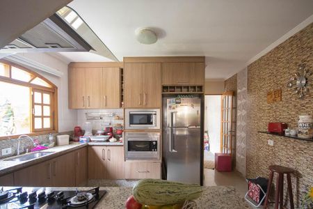 Casa para alugar com 300m², 3 quartos e 5 vagas Casa para alugar com 300m², 3 quartos e 5 vagasCozinha - Armários