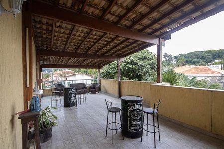 Casa para alugar com 300m², 3 quartos e 5 vagas Casa para alugar com 300m², 3 quartos e 5 vagasVaranda