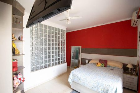 Casa para alugar com 300m², 3 quartos e 5 vagas Casa para alugar com 300m², 3 quartos e 5 vagasSuíte