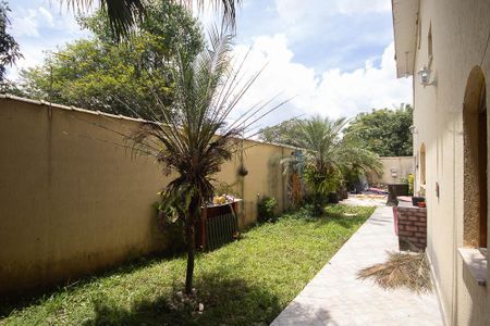 Casa para alugar com 300m², 3 quartos e 5 vagas Casa para alugar com 300m², 3 quartos e 5 vagasQuintal