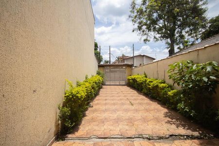 Casa para alugar com 300m², 3 quartos e 5 vagas Casa para alugar com 300m², 3 quartos e 5 vagasGaragem