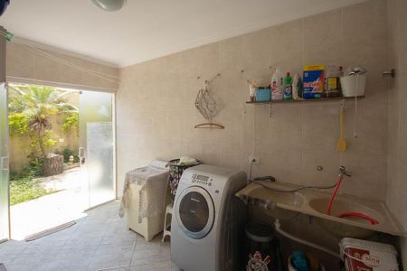 Casa para alugar com 300m², 3 quartos e 5 vagas Casa para alugar com 300m², 3 quartos e 5 vagasÁrea de Serviço