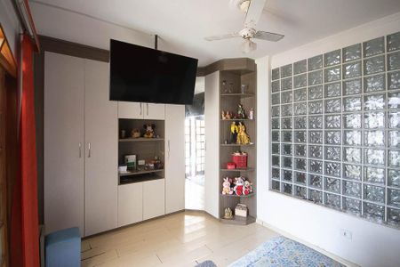 Casa para alugar com 300m², 3 quartos e 5 vagas Casa para alugar com 300m², 3 quartos e 5 vagasSuíte