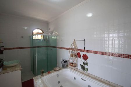 Casa para alugar com 300m², 3 quartos e 5 vagas Casa para alugar com 300m², 3 quartos e 5 vagasBanheiro da Suíte