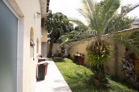 Casa para alugar com 300m², 3 quartos e 5 vagas Casa para alugar com 300m², 3 quartos e 5 vagasQuintal