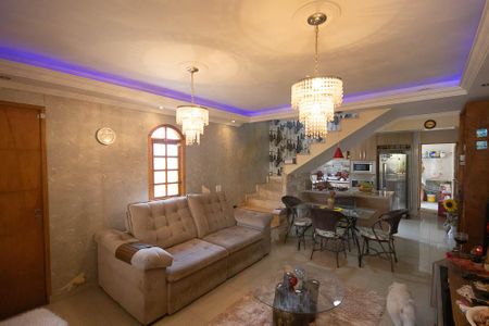 Casa para alugar com 300m², 3 quartos e 5 vagas Casa para alugar com 300m², 3 quartos e 5 vagasSala