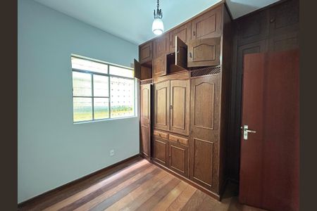 Casa à venda com 223m², 6 quartos e 2 vagas