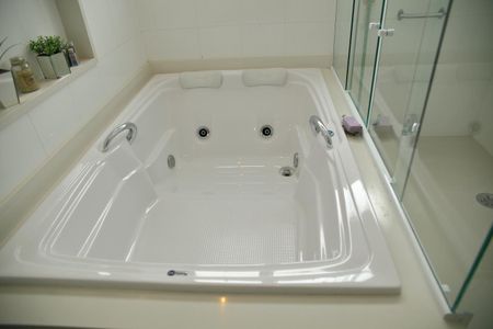 Casa à venda com 370m², 3 quartos e 4 vagasBanheiro Suíte 1 