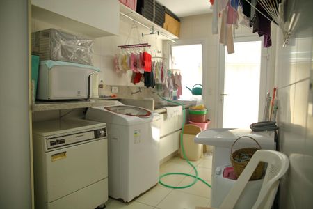 Casa à venda com 370m², 3 quartos e 4 vagasÁrea de Serviço