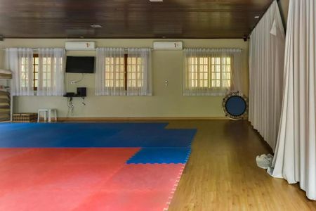 Casa à venda com 370m², 3 quartos e 4 vagasÁrea Comum 