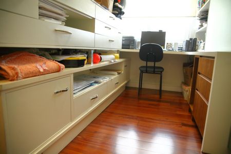 Casa à venda com 370m², 3 quartos e 4 vagasEscritório 2 