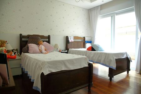 Casa à venda com 370m², 3 quartos e 4 vagasSuíte 2