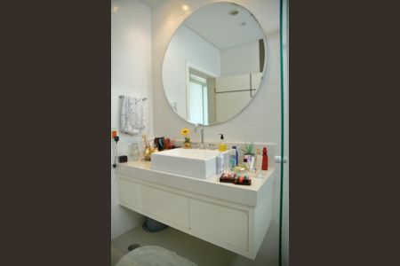 Casa à venda com 370m², 3 quartos e 4 vagasBanheiro Suíte 3 