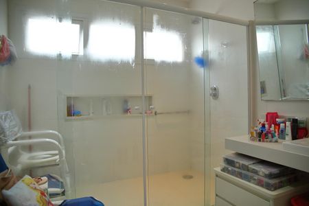 Casa à venda com 370m², 3 quartos e 4 vagasBanheiro Suíte 2 