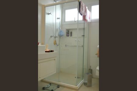 Casa à venda com 370m², 3 quartos e 4 vagasBanheiro Suíte 3 