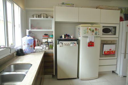 Casa à venda com 370m², 3 quartos e 4 vagasCozinha 