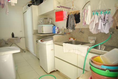 Casa à venda com 370m², 3 quartos e 4 vagasÁrea de Serviço