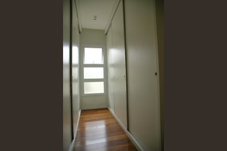 Casa à venda com 370m², 3 quartos e 4 vagasCloset Suíte 1 