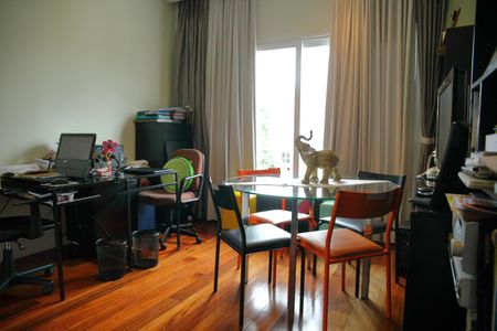 Casa à venda com 370m², 3 quartos e 4 vagasEscritório 1 