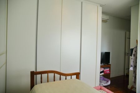 Casa à venda com 370m², 3 quartos e 4 vagasSuíte 3 