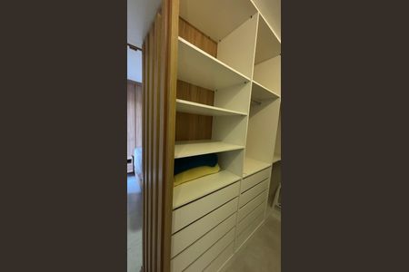 Casa para alugar com 133m², 3 quartos e 2 vagasSuite 1Closet