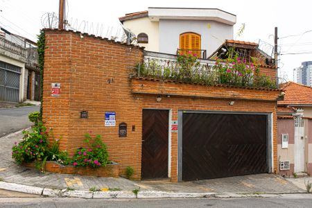 Casa à venda com 250m², 4 quartos e 3 vagasFachada