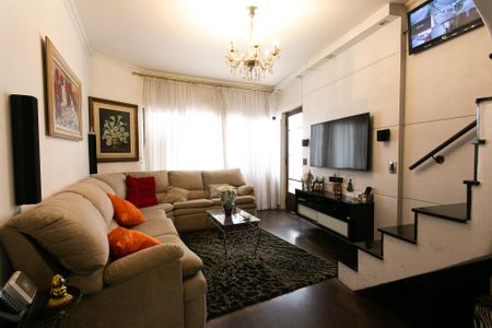 Casa à venda com 250m², 4 quartos e 3 vagasSala