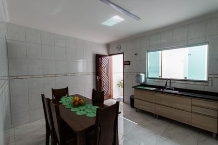 Casa à venda com 122m², 3 quartos e 3 vagas