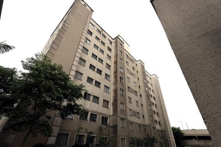 Apartamento para alugar com 50m², 2 quartos e 1 vaga Apartamento para alugar com 50m², 2 quartos e 1 vagaFachada