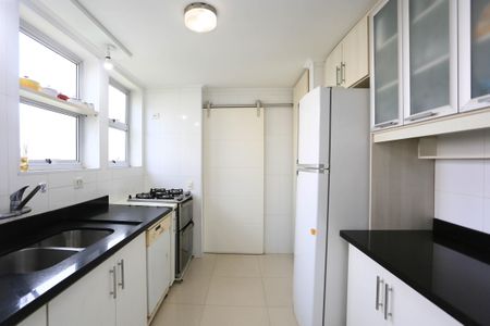 Apartamento à venda com 185m², 3 quartos e 4 vagascozinha 