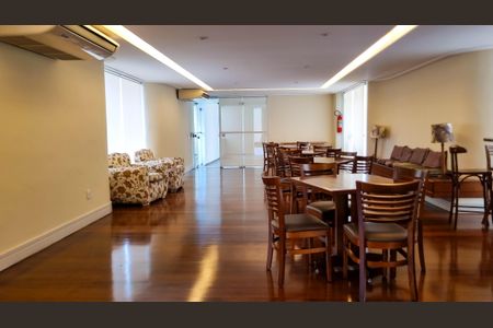 Apartamento à venda com 185m², 3 quartos e 4 vagasÁrea comum - Salão de festas