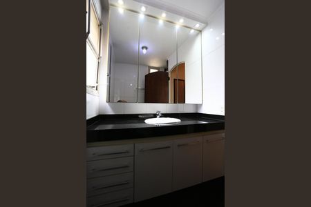 Apartamento à venda com 185m², 3 quartos e 4 vagasBanheiro da Suíte