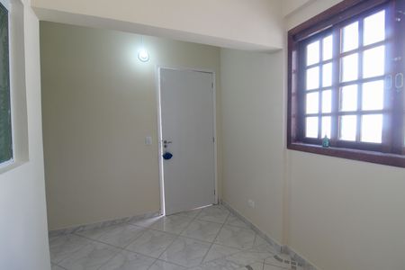 Sala de kitnet/studio para alugar com 1 quarto, 30m² em Vila Dalva, São Paulo