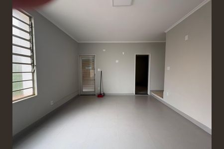 Casa para alugar com 150m², 3 quartos e 3 vagasSala