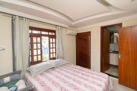 Casa à venda com 150m², 3 quartos e 2 vagas Casa à venda com 150m², 3 quartos e 2 vagasSuíte