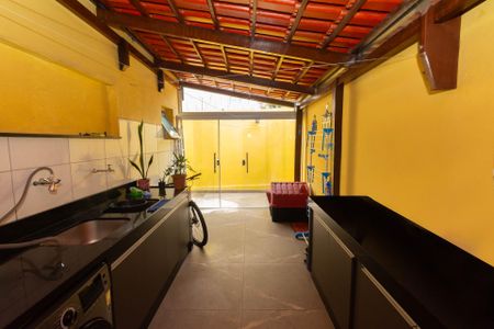 Casa à venda com 150m², 3 quartos e 2 vagas Casa à venda com 150m², 3 quartos e 2 vagasÁrea de Serviços e Espaço Gourmet