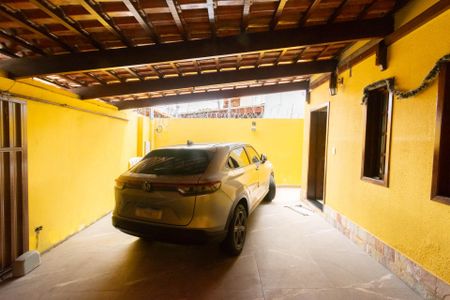 Casa à venda com 150m², 3 quartos e 2 vagas Casa à venda com 150m², 3 quartos e 2 vagasGaragem