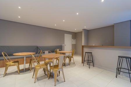 Apartamento para alugar com 43m², 2 quartos e 1 vaga Apartamento para alugar com 43m², 2 quartos e 1 vagaÁrea comum - Salão de festas