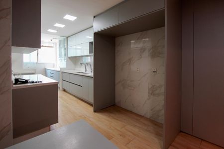 Apartamento à venda com 260m², 4 quartos e 3 vagasCozinha 