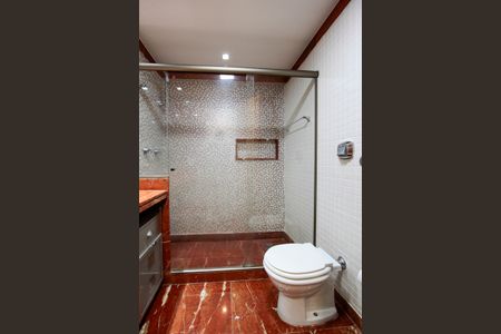 Apartamento à venda com 260m², 4 quartos e 3 vagasBanheiro 