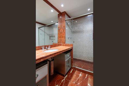 Apartamento à venda com 260m², 4 quartos e 3 vagasBanheiro