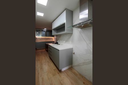 Apartamento à venda com 260m², 4 quartos e 3 vagasCozinha 