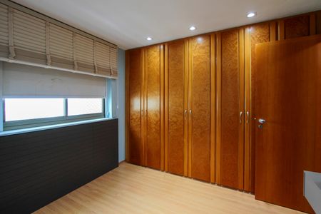 Apartamento à venda com 260m², 4 quartos e 3 vagasQuarto 3