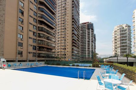 Apartamento à venda com 260m², 4 quartos e 3 vagasPscina