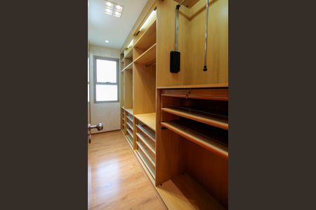 Apartamento à venda com 260m², 4 quartos e 3 vagasCloset quarto 1 suíte 