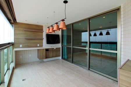 Apartamento à venda com 260m², 4 quartos e 3 vagasVarand