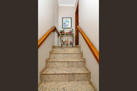 Apartamento à venda com 180m², 4 quartos e 3 vagasEscada