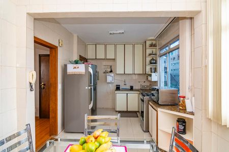 Apartamento à venda com 180m², 4 quartos e 3 vagasCozinha