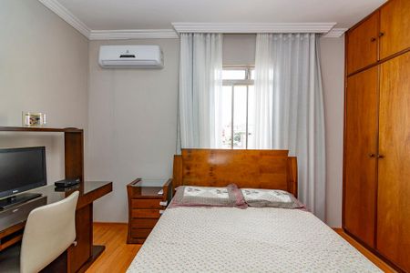 Apartamento à venda com 180m², 4 quartos e 3 vagasSuíte