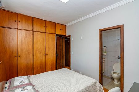 Apartamento à venda com 180m², 4 quartos e 3 vagasSuíte